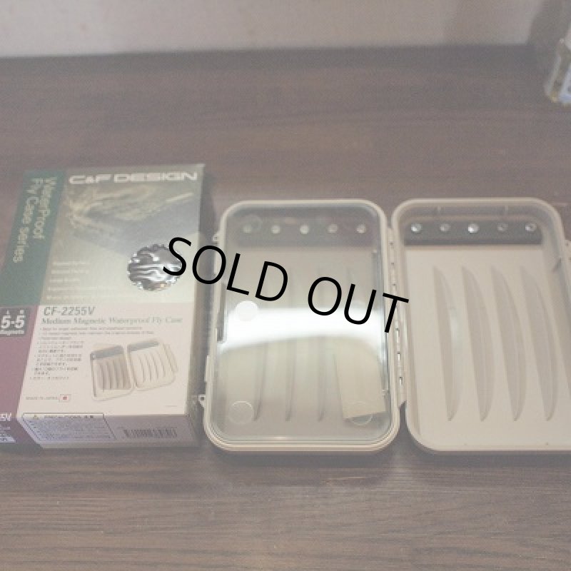 画像1: 【C＆F】 CF-2255V Medium Magnetic Waterproof Fly Case　(M-saize) (1)