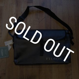 メンズ FILSON メッセンジャー ショルダーバック ブラック ゴム素材
