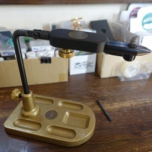 画像1: 【REGAL】Medallion Traditional Head Vise 