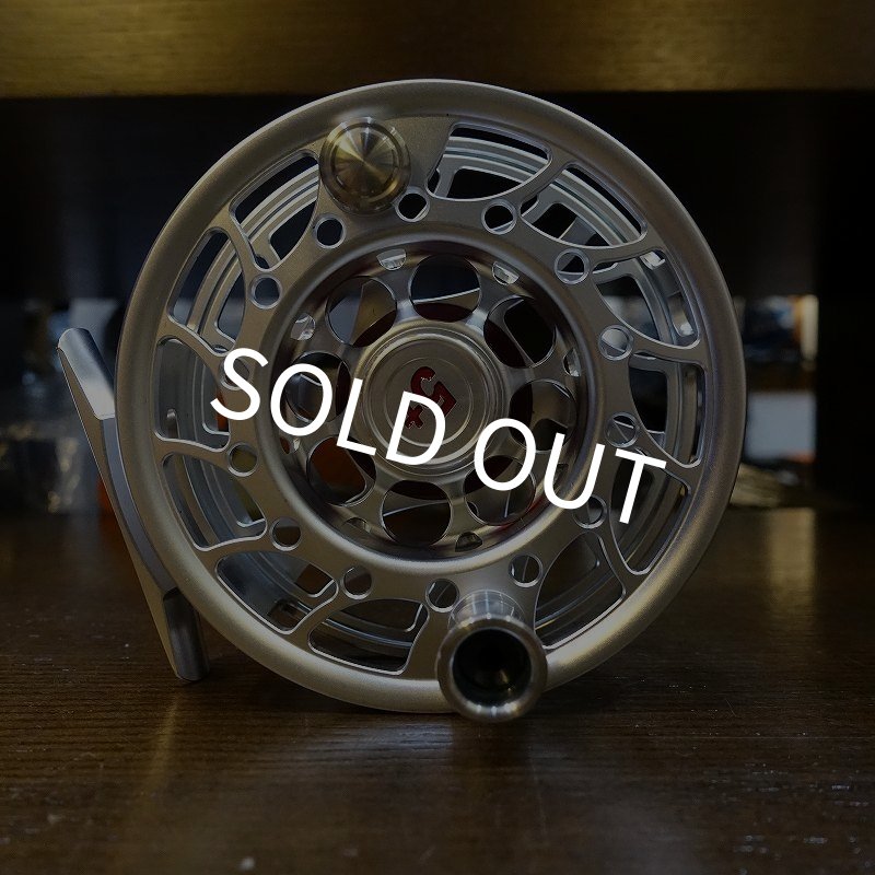 画像1: 【HATCH】ICONIC 5 PLUS REEL MA - CLEAR/RED (1)