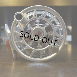 画像1: 【HATCH】ICONIC 4 PLUS REEL LA - CLEAR/RED