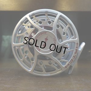 画像2: 【HATCH】ICONIC 9 PLUS REEL MA - CLEAR/RED