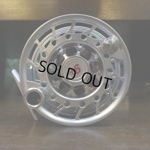 画像1: 【HATCH】ICONIC 9 PLUS REEL MA - CLEAR/RED