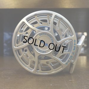 画像2: 【HATCH】ICONIC 5 PLUS REEL MA - CLEAR/BLUE