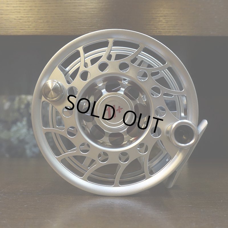 画像1: 【HATCH】ICONIC 11 PLUS REEL MA - CLEAR/RED (1)