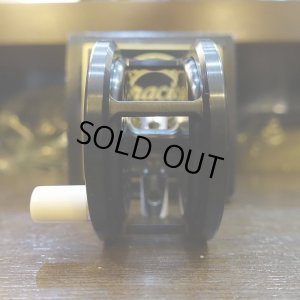 画像3: 【SARACIONE】Mark IV Trout Reels 3" MATT BLACK - RHW(BLACK&SILVERのリールフット付)