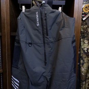 画像2: 【SIMMS】GUIDE INSULATED BIB - CARBON(SALE)