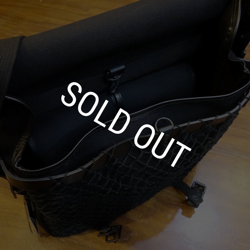 画像3: 【HARDY】TROUT FISHER BAG - JAPAN LIMITED Black/Black (3)