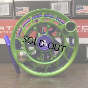 画像1: 【HATCH】ICONIC 5 PLUS REEL LA - Jokester Purple/Green