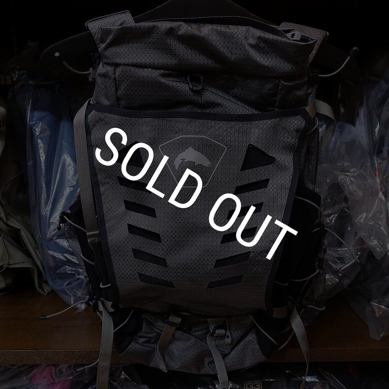 SIMMS FLYWEIGHT VEST PACK - SMOKE