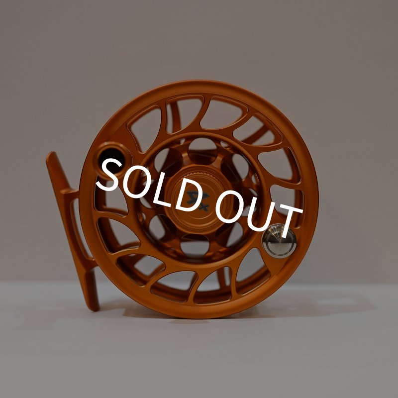 画像1: 【HATCH】ICONIC 4 PLUS REEL LA - CAMPFIRE/SMOKE (1)