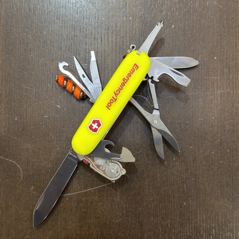 画像2: 【VICTORINOX】エマージェンシーツール ハントマンライト (2)