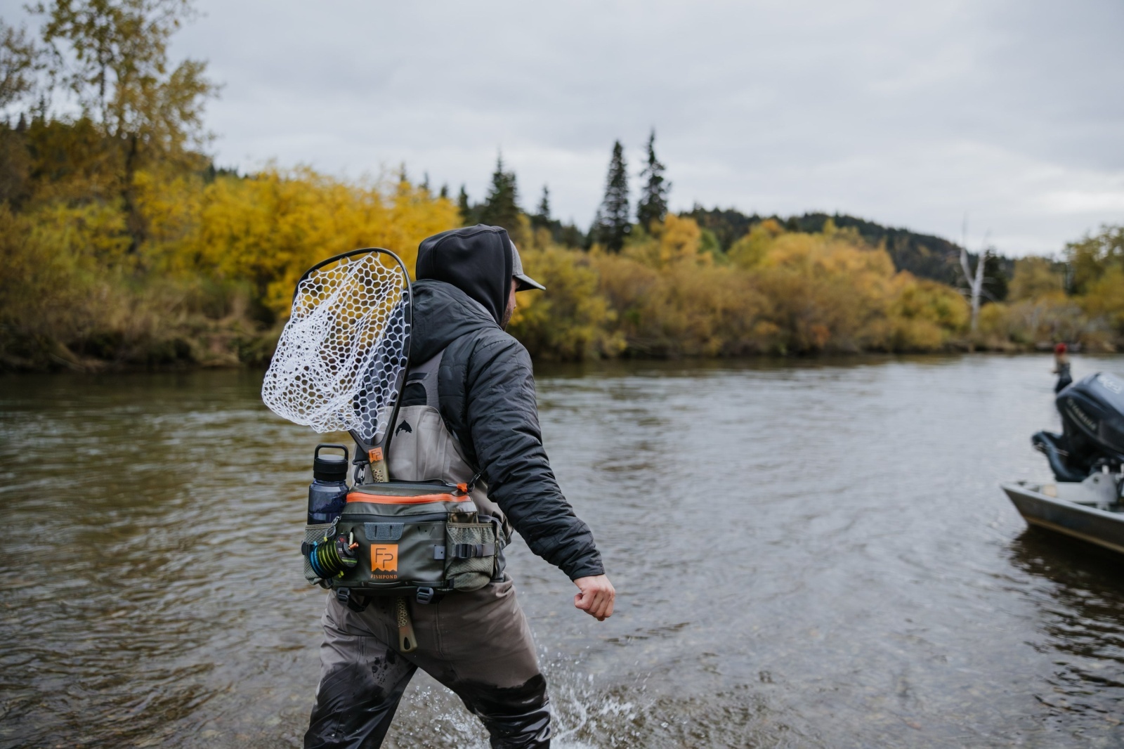 Fishpond Stormshadow Lumbar Pack フライフィッシングイメージ