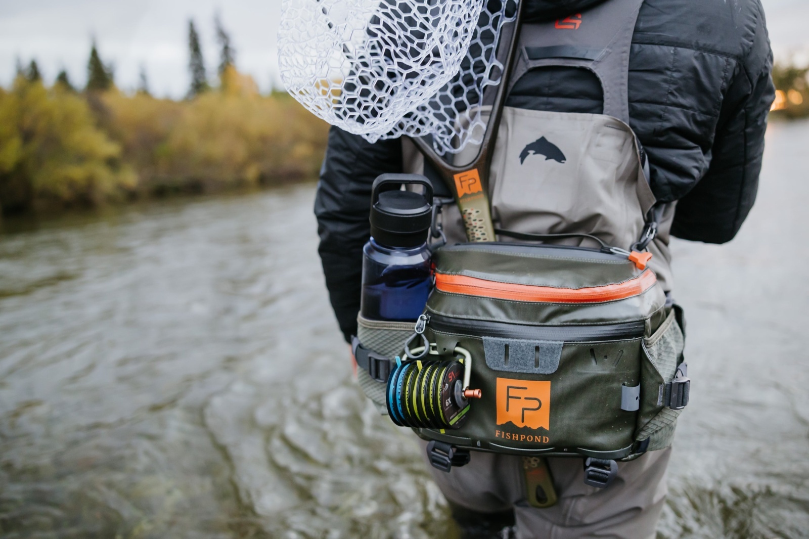 Fishpond Stormshadow Lumbar Pack フィールドイメージ