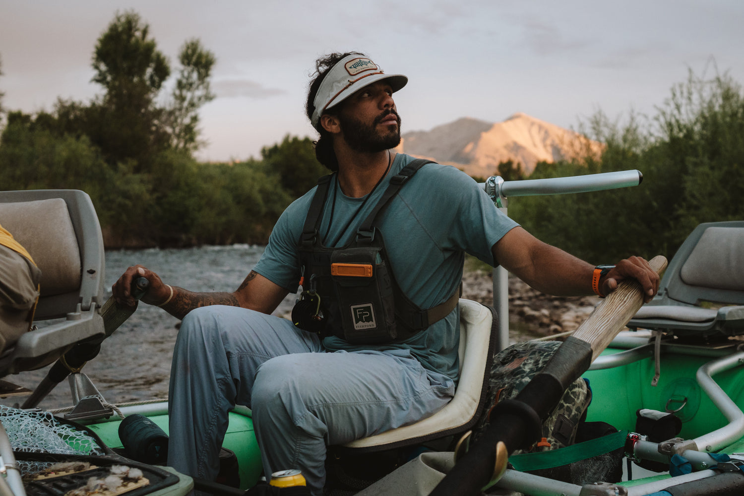 Fishpond Stormshadow Chest Pack ディテール