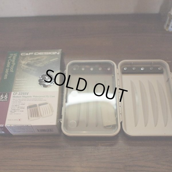 画像1: 【C＆F】 CF-2255V Medium Magnetic Waterproof Fly Case　(M-saize) (1)