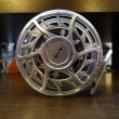 画像2: 【HATCH】ICONIC 7 PLUS REEL LA - CLEAR/RED (2)