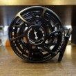 画像2: 【HATCH】ICONIC 5 PLUS REEL LA - BLACK/SILVER (2)