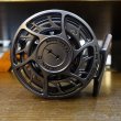 画像2: 【HATCH】ICONIC 3 PLUS REEL LA - GREY/BLACK (2)