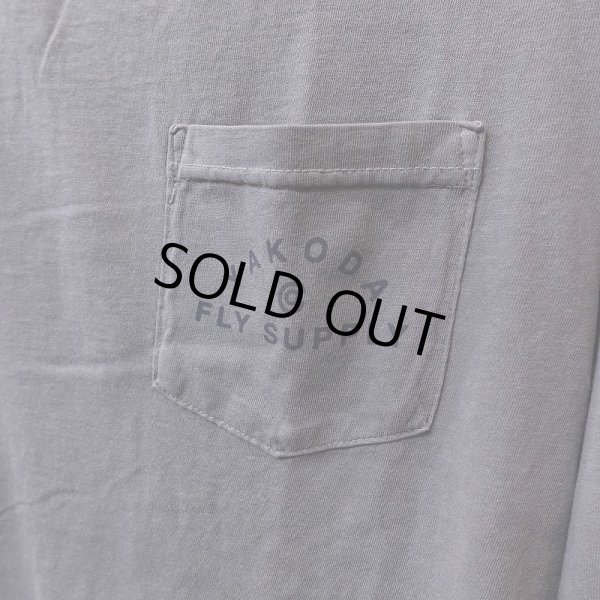 画像3: 【YAKODA】BADGE LONG SLEEVE POCKET TEE - GREY (3)