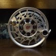 画像1: 【HATCH】ICONIC 11 PLUS REEL MA - CLEAR/RED (1)