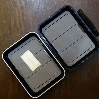 フライ　ソルトストリーマー　C&Fデザインフライボックス入り Streamer Fly Case