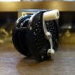 画像4: 【SARACIONE】Mark IV Trout Reels 3" MATT BLACK - RHW(BLACK&SILVERのリールフット付) (4)