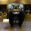 画像3: 【SARACIONE】Mark IV Trout Reels 3" MATT BLACK - RHW(BLACK&SILVERのリールフット付) (3)