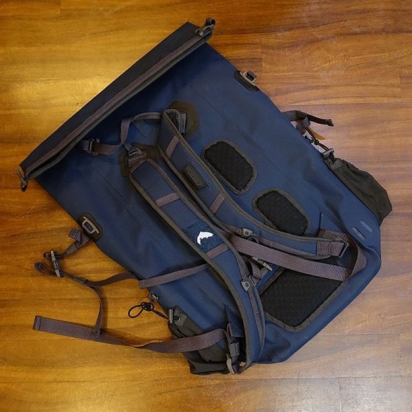 画像2: 【SIMMS】DRY CREEK ROLLTOP BACKPACK - MIDNIGHT(SALE) (2)