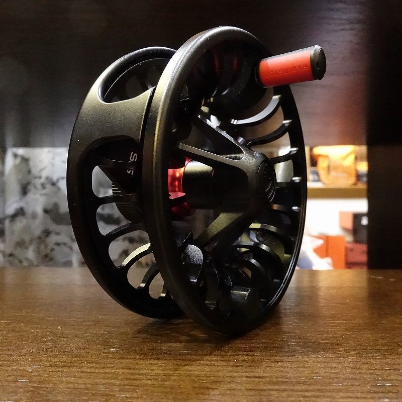 Redington】RISE III REEL 5/6 BLACK