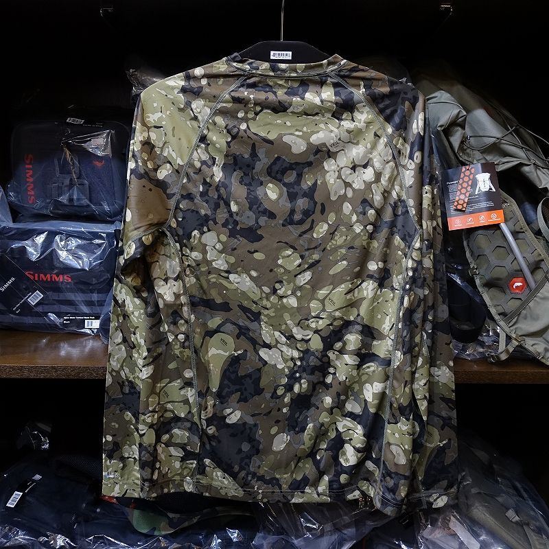 SIMMS】SOLARFLEX LS CREWNECK PRINT - RIPARIAN CAMO(SALE)